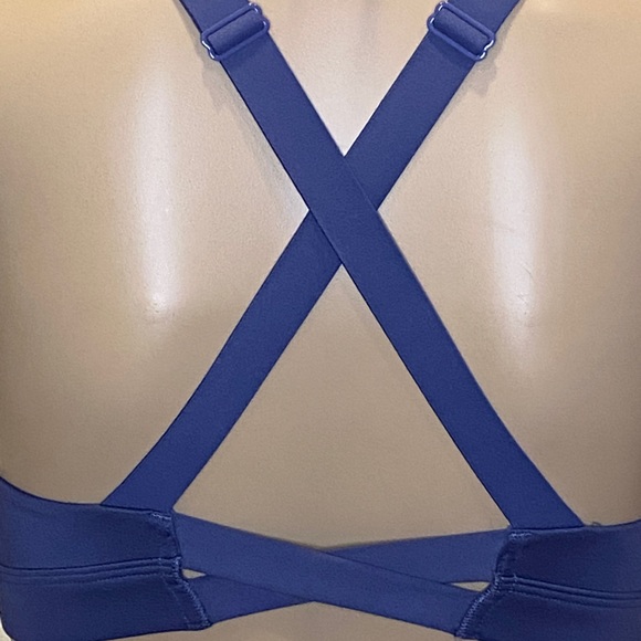 Victoria's Secret Victoria Sport Keyhole Sports Bra Light Support Size Small EUC - Picture 4 of 5